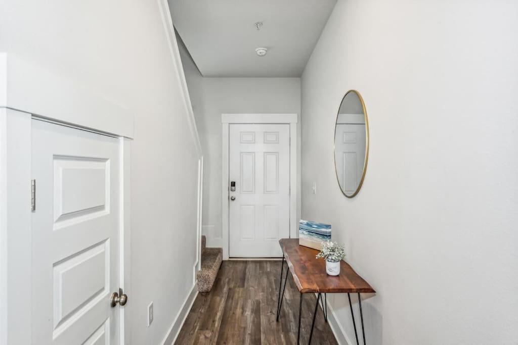 Luxury Townhome Near Downtown And Pensacola Beach 외부 사진